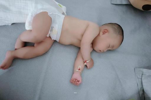 百色宝宝突然很多眼屎